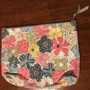 Thirty-one zippered bag